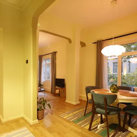 Vibrant Flat With Excellent Location In Beyoglu 公寓 *