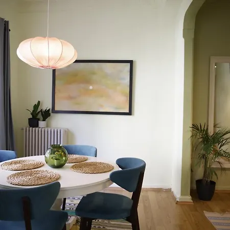 Vibrant Flat With Excellent Location In Beyoglu