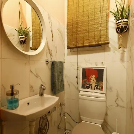 Vibrant Flat With Excellent Location In Beyoglu