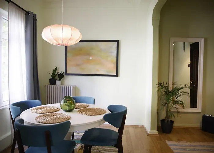 Vibrant Flat With Excellent Location In Beyoglu