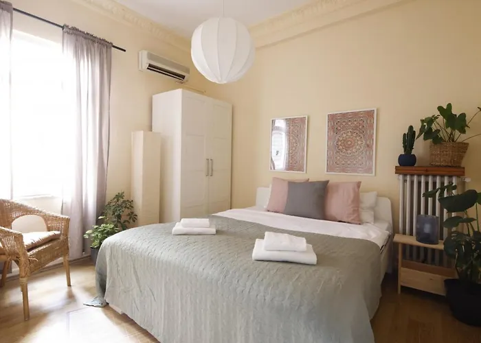 Apartment Vibrant Flat With Excellent Location In Beyoglu *